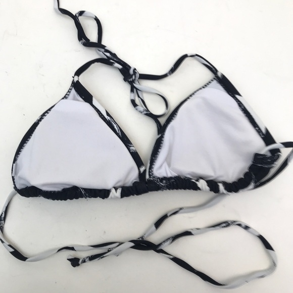 ⚡️ LAST CHANCE MARKDOWN !⭐️✨Bikini Top Sm/Med Black White Print - Picture 3 of 7